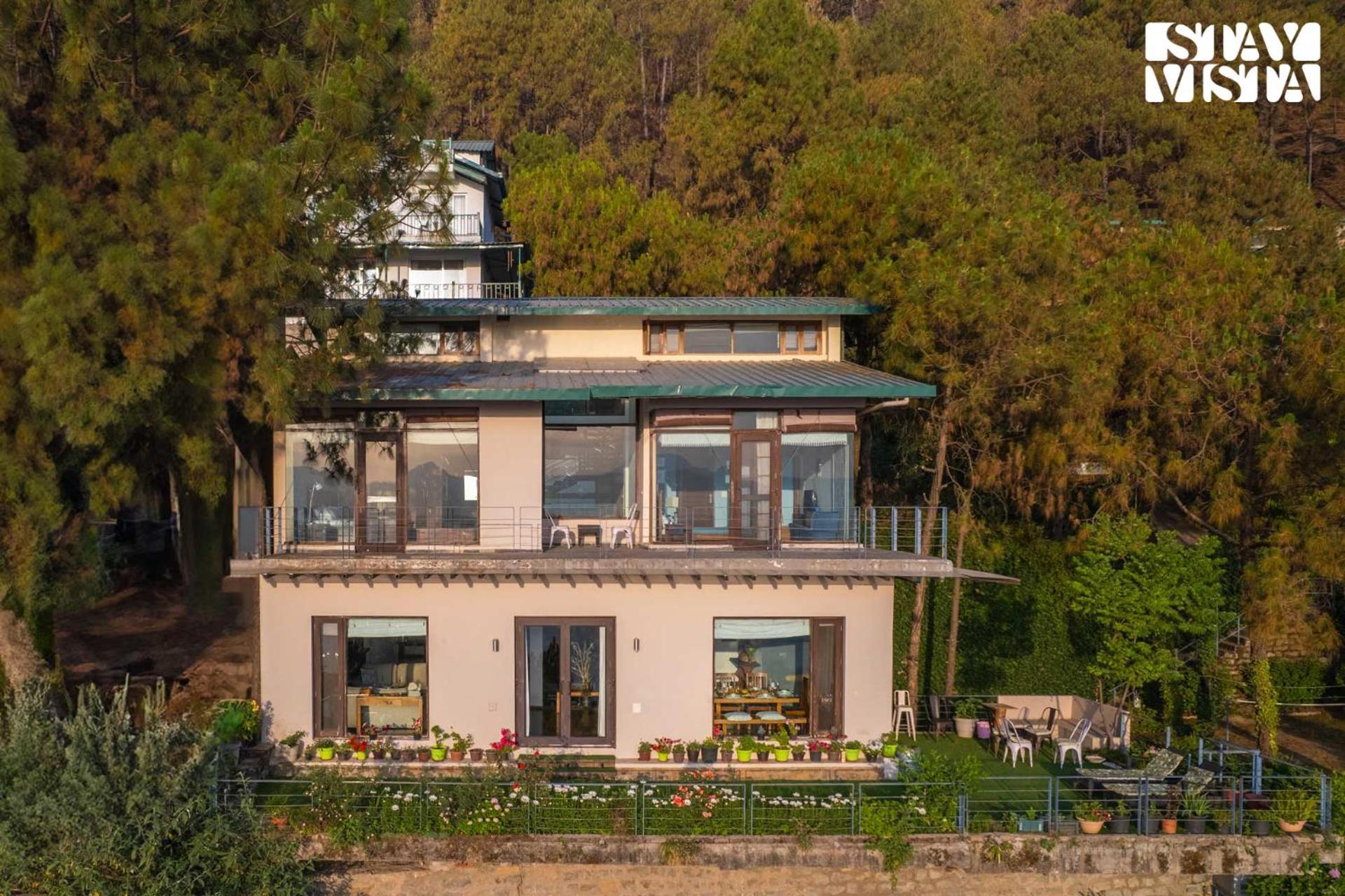 Stayvista At Hillcrest Villa With Valley View, Bonfire And Heater Kasauli Exterior photo